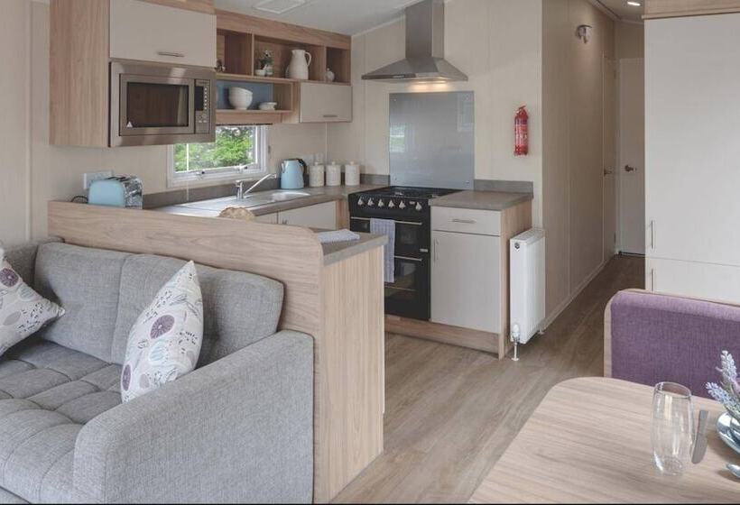 Отель Cardigan Bay Holiday Park