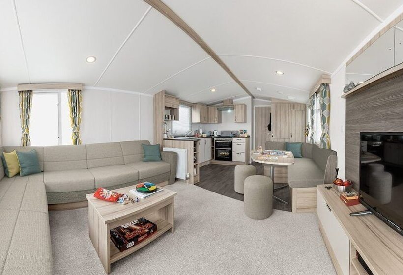 Отель Cardigan Bay Holiday Park