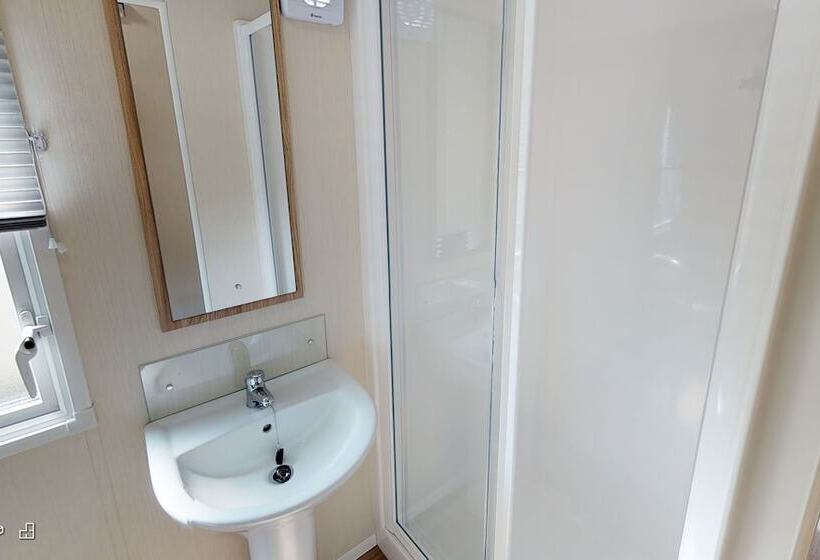 Отель Cardigan Bay Holiday Park