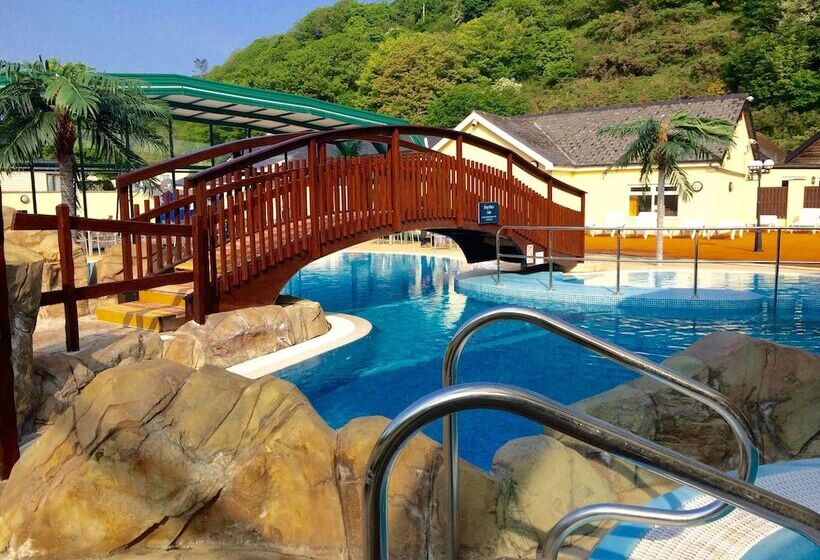 Отель Cardigan Bay Holiday Park