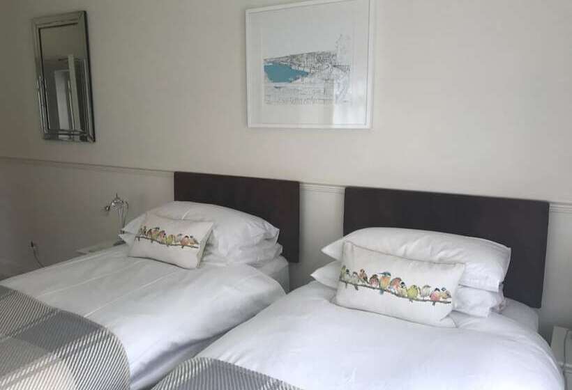 فندق Coombe Bank Guest House