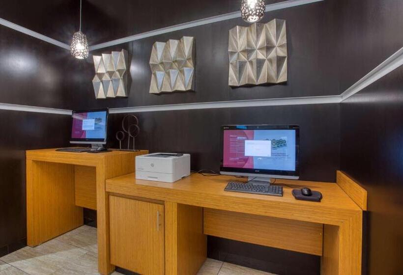 호텔 Drury Inn & Suites Huntsville Space & Rocket Center