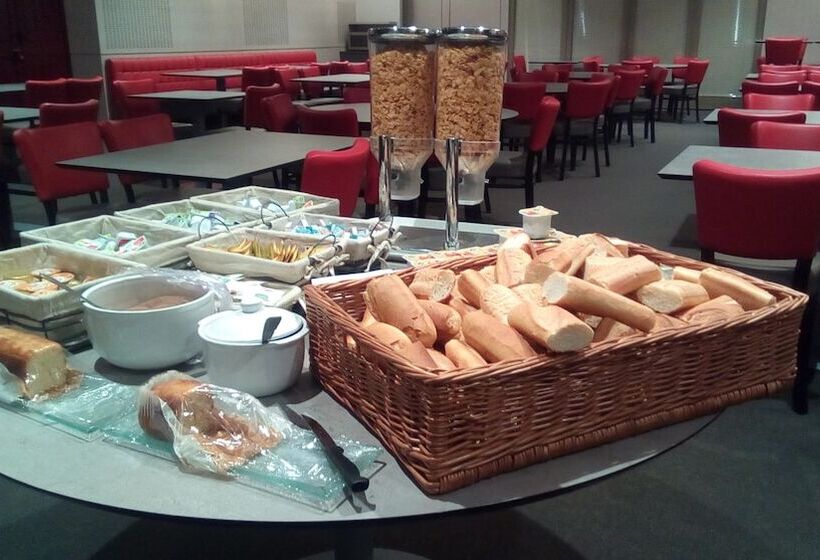 ホテル Espace Montcalm