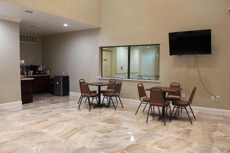 酒店 Express Inn & Suites Bush Airport