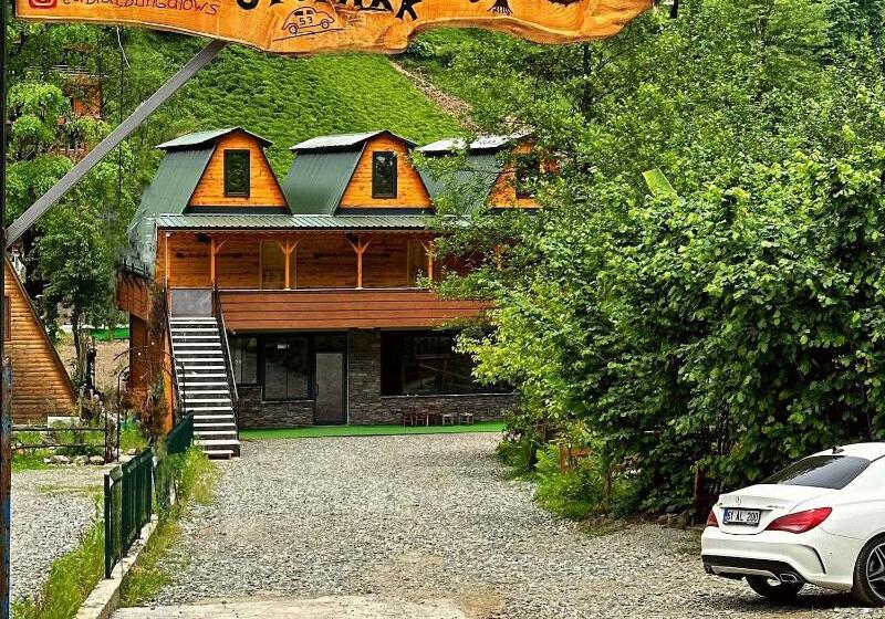 ホテル Lotus çamlıhemşin Suit & Bungalov