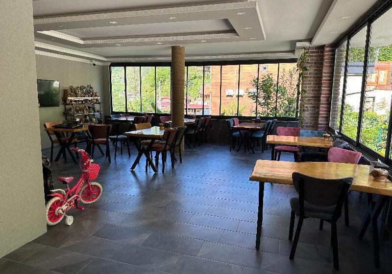 ホテル Lotus çamlıhemşin Suit & Bungalov