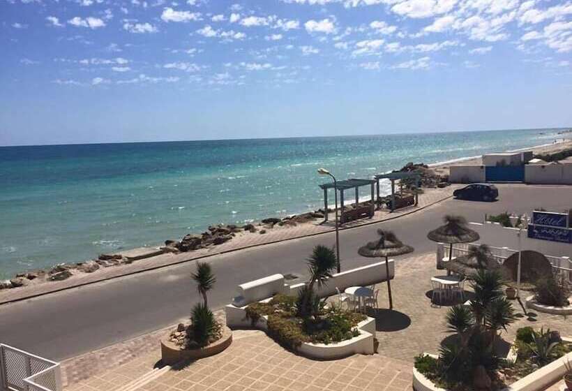 Отель Flamingo Beach