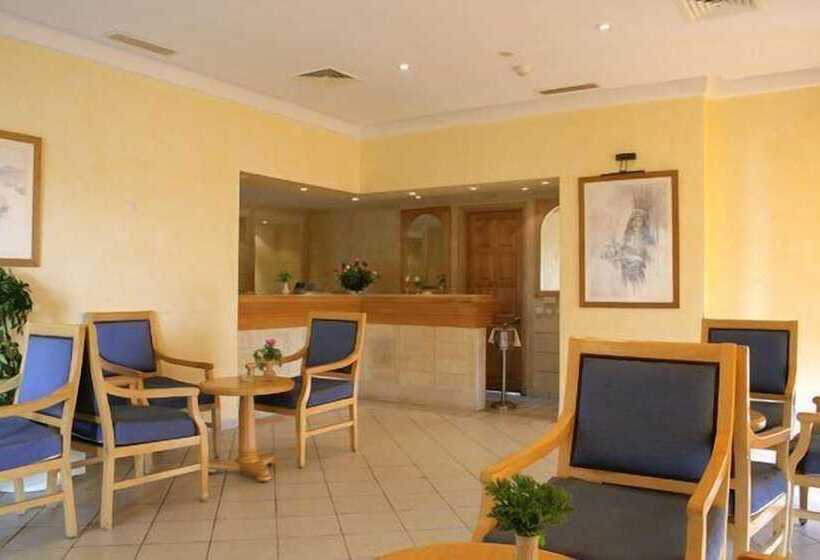 هتل Flamingo Beach