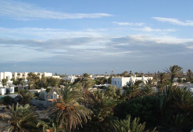 هتل Flamingo Beach