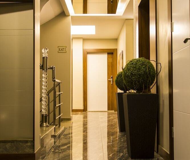 Maxuite Hotel In Home