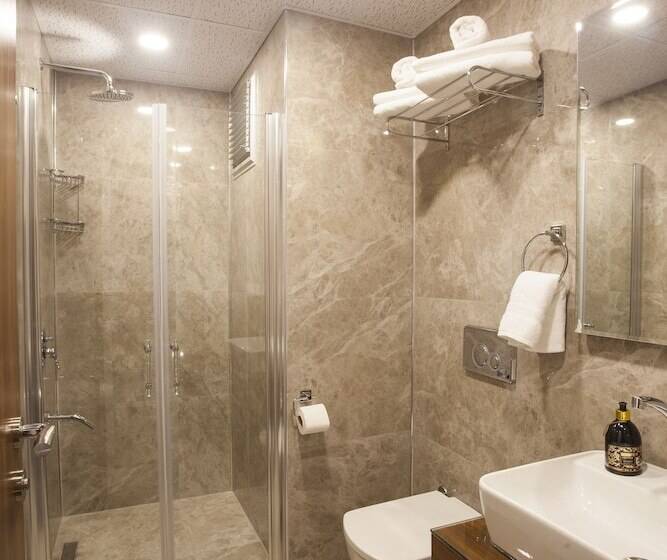 Maxuite Hotel In Home