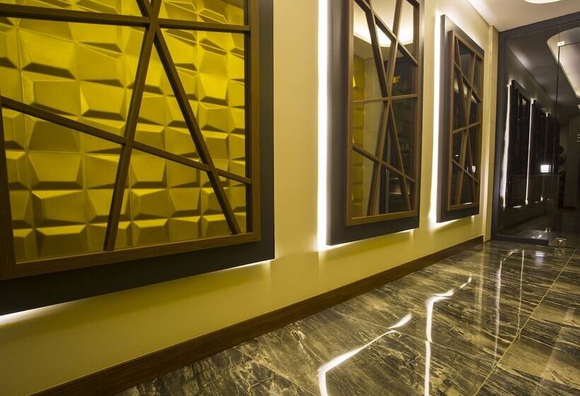 Maxuite Hotel In Home