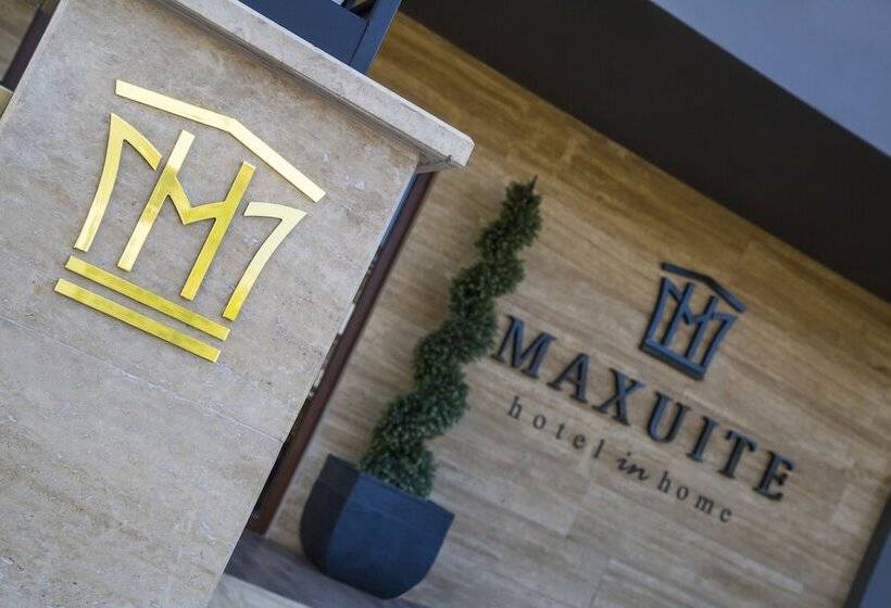 Maxuite Hotel In Home