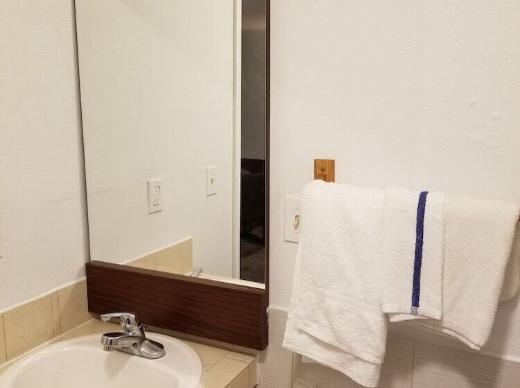 호텔 Pacific Lodge Tacoma