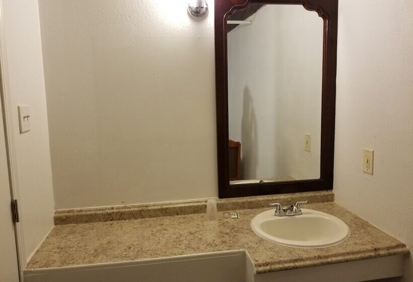 호텔 Pacific Lodge Tacoma