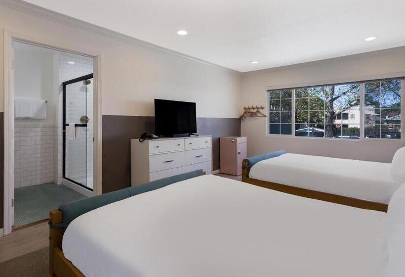 هتل Signature Inn Oakland