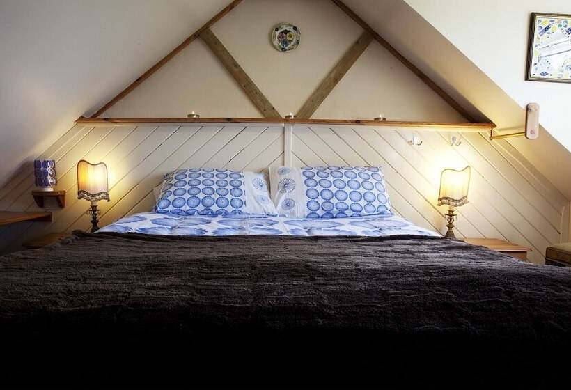 בית מלון כפרי Steading Holidays - Ian's Lodge