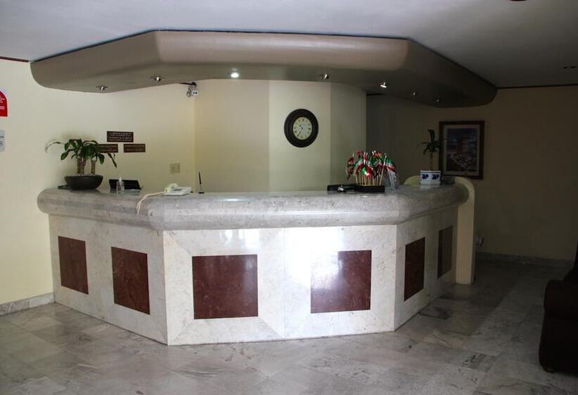 ホテル Tehuacan Plaza