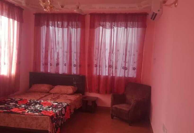 בית מלון כפרי Uroa White House Inn