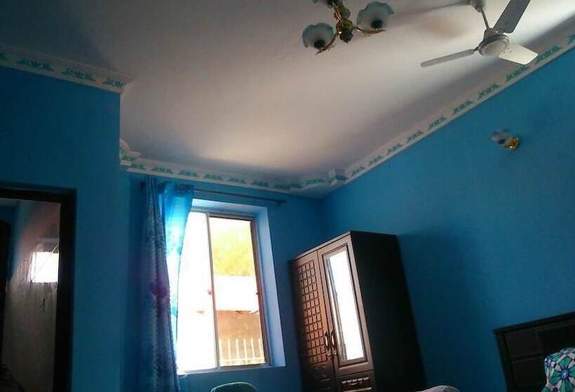 בית מלון כפרי Uroa White House Inn