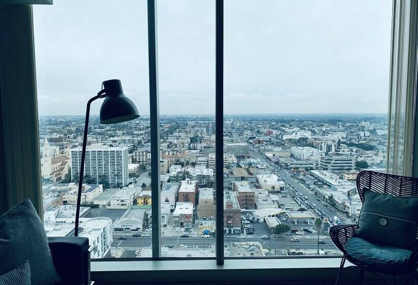 New Lyfe Finest Luxury Apartment