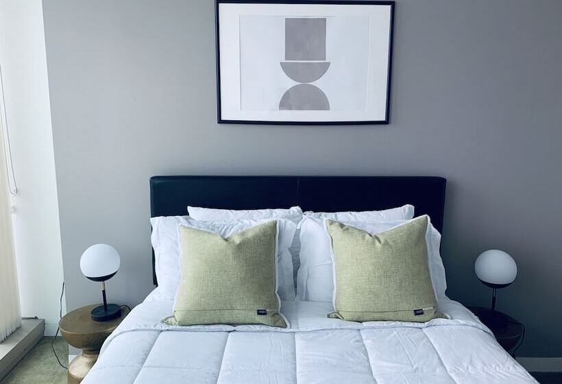 New Lyfe Finest Luxury Apartment