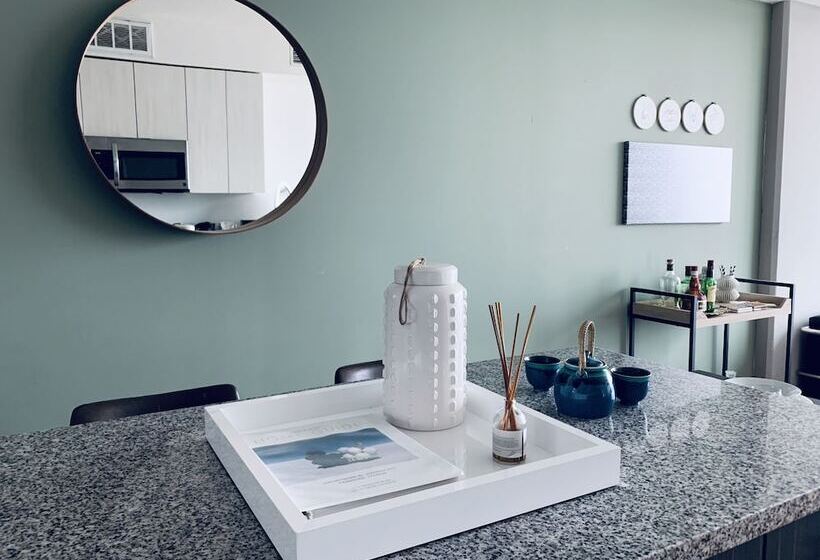 New Lyfe Finest Luxury Apartment