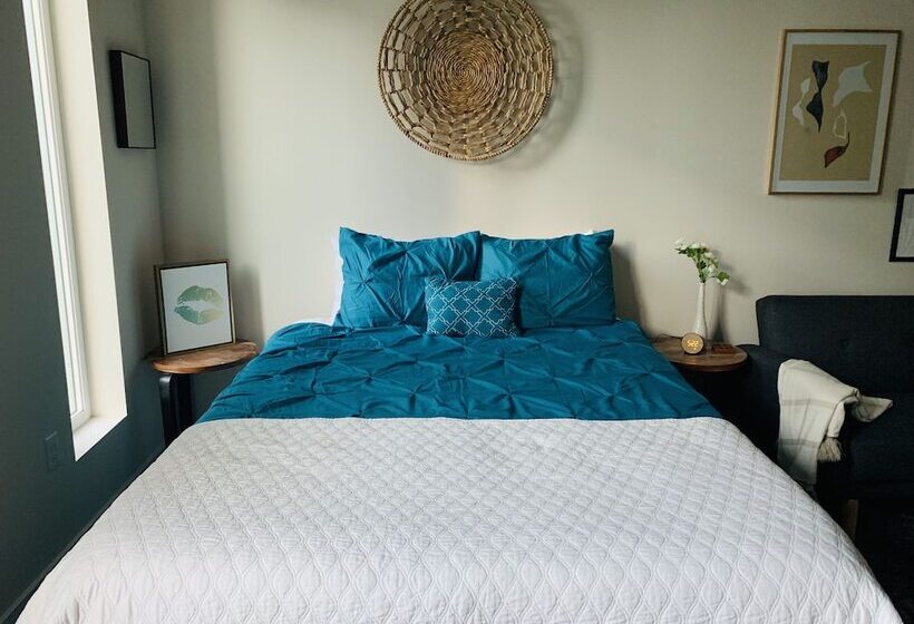 New Lyfe Finest Luxury Apartment