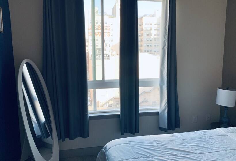 New Lyfe Finest Luxury Apartment