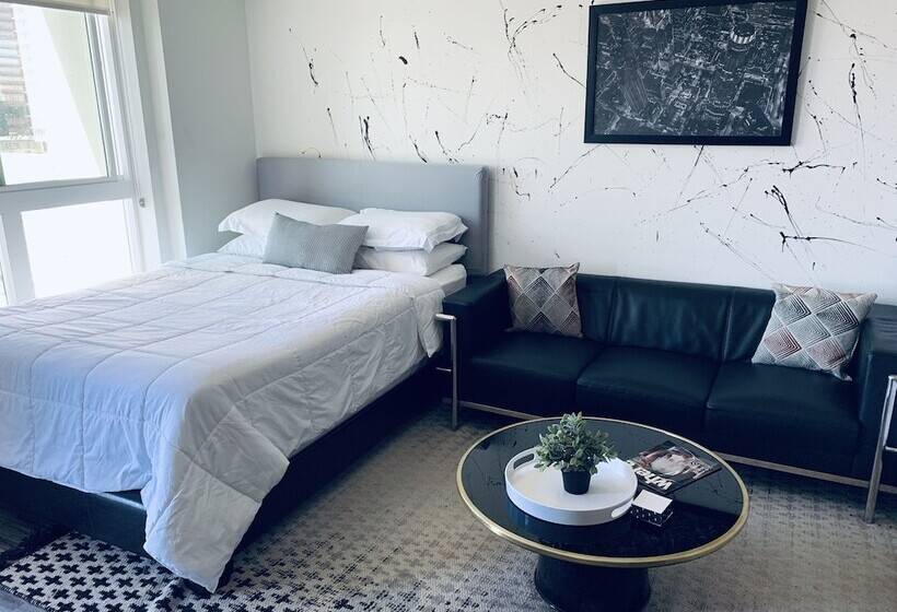 New Lyfe Finest Luxury Apartment