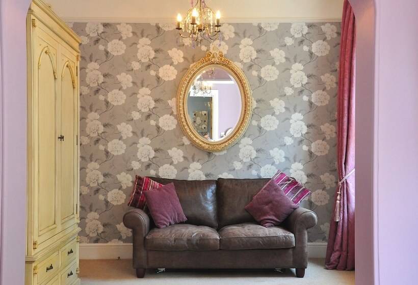 Oaklands Bed & Breakfast   B&b