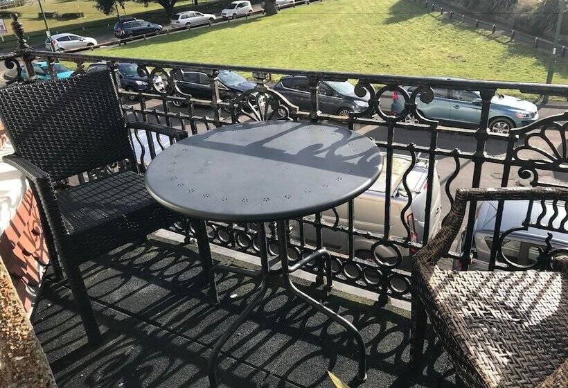 ペンション Regency Rooms