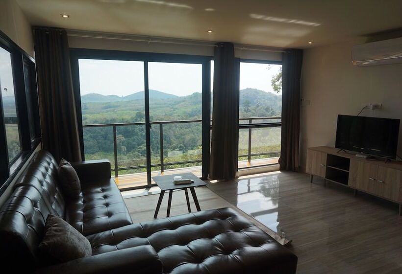 אתר נופש The Adventure Mountain Club