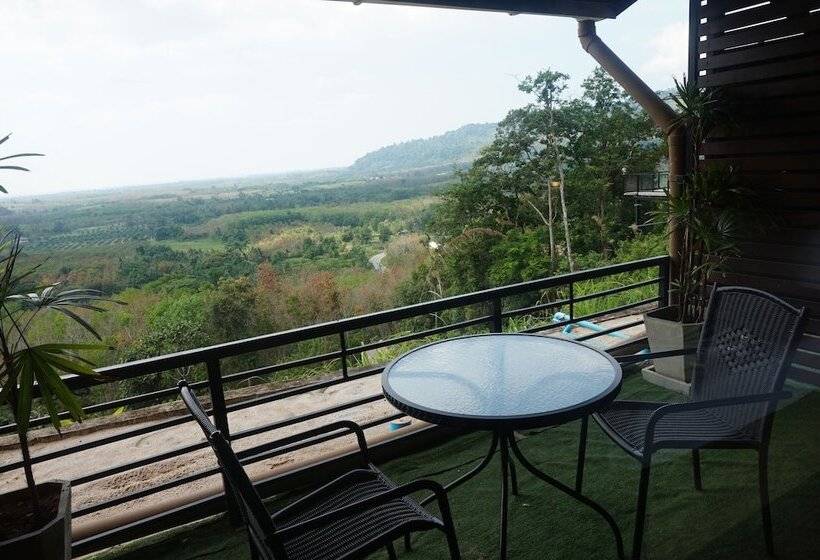 אתר נופש The Adventure Mountain Club