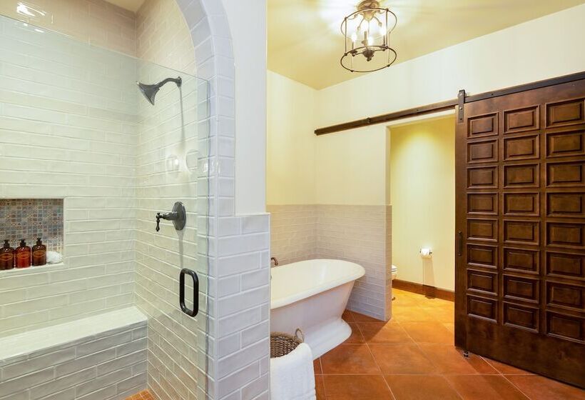 פונדק Europa Village Wineries And Resort