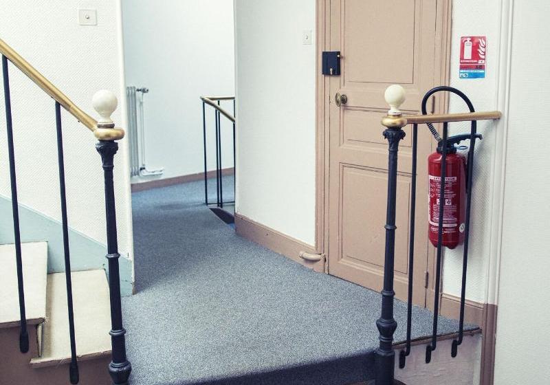 The Old Hotel Ravel Centre