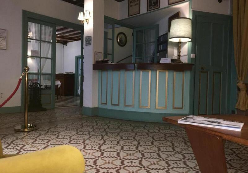 The Old Hotel Ravel Centre