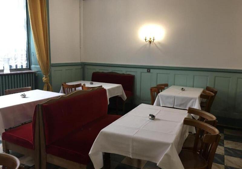 The Old Hotel Ravel Centre