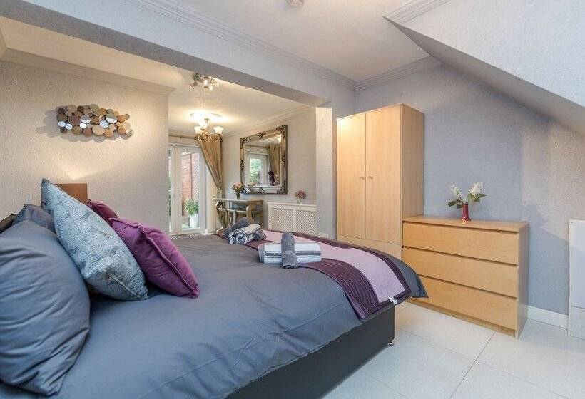 Watford General Suites