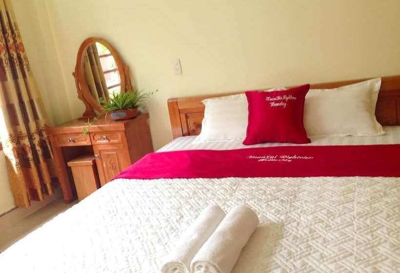Xuan Lai Right View Hostel