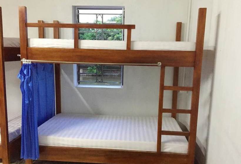 Xuan Lai Right View Hostel