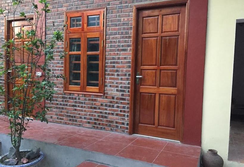 Xuan Lai Right View Hostel