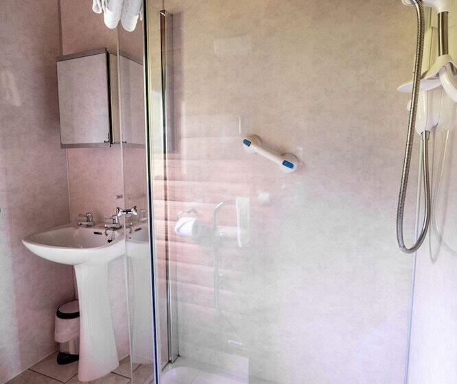 Armadale Castle Cabins