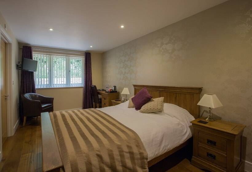 Bed and Breakfast The Old Clubhouse, In Lacock Village