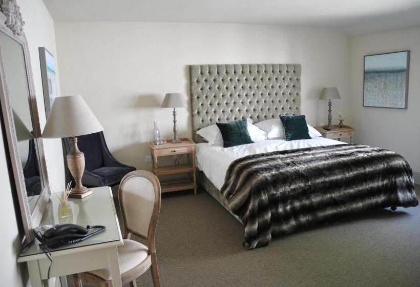 مبيت وإفطار The Red Lion Inn