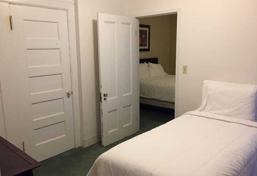 Bed and Breakfast Walker Center