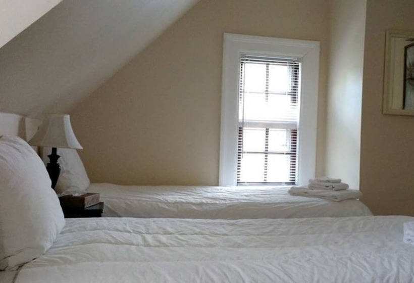 Bed and Breakfast Walker Center