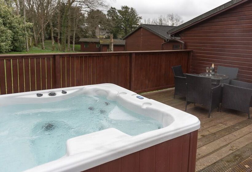 Birch Lodge 19 With Hot Tub
