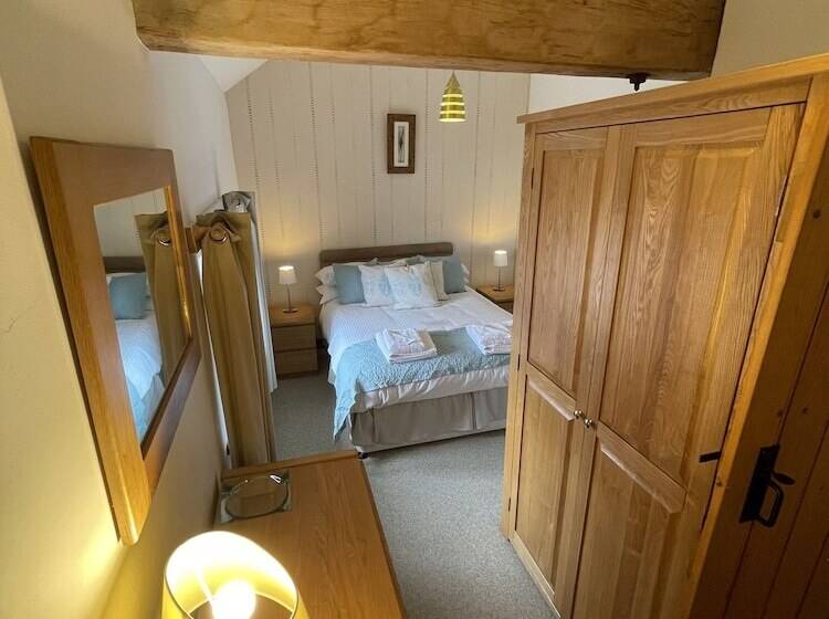 Chestnut Farm Holiday Cottages