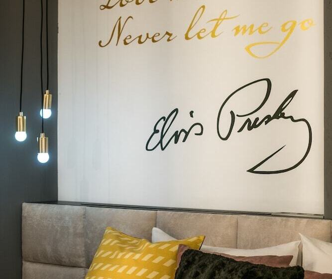 Design Hotel Rooms & Rumors